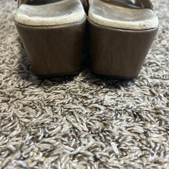 Dansko Sandals Size 40 Sophie Slide Wedge Brown Leather Embossed 9841537000 GWSB - Picture 3 of 8